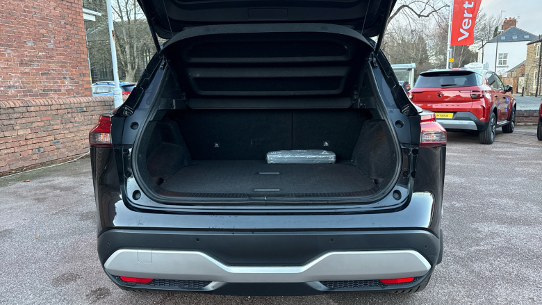 Nissan Qashqai 1.3 DiG-T MH 158 N-Connecta 5dr Petrol Hatchback